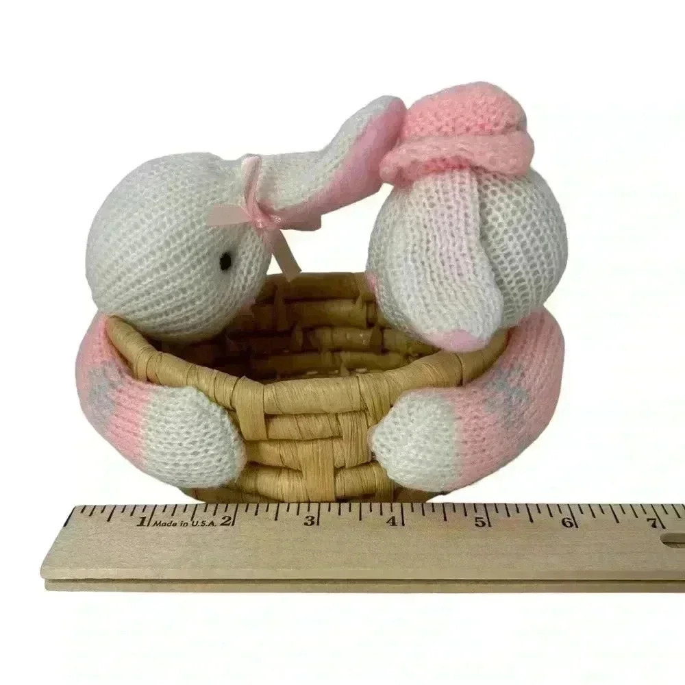 VINTAGE EASTER RATTAN WEAVED BASKET PLUSH KNIT BUNNIES HOLDING BASKET 6” - Picture 4 of 12